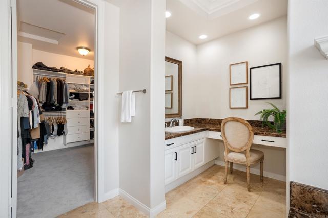 7866 Calle Oliva, Carlsbad CA: https://media.crmls.org/mediaz/41c569cd-4129-4e3f-9142-45f72191a227.jpg