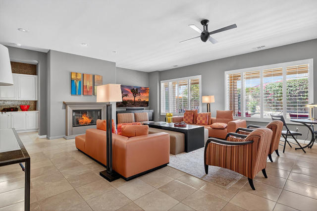 81157 Avenida Sombra, Indio CA: https://media.crmls.org/mediaz/41c6228d-4a0a-4120-8115-64151dccf781.jpg