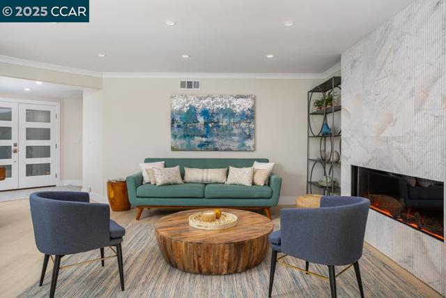 644 Terra Calif Dr, Walnut Creek CA: https://media.crmls.org/mediaz/41c67605-e371-4b43-831e-60348df4151b.jpg