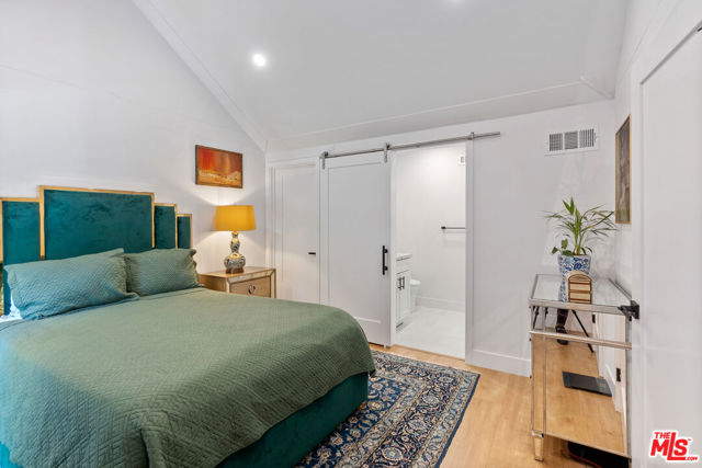 10517 Cheviot Drive, Los Angeles CA: https://media.crmls.org/mediaz/41c67764-e96e-41fe-a0ad-b7d3a499c604.jpg