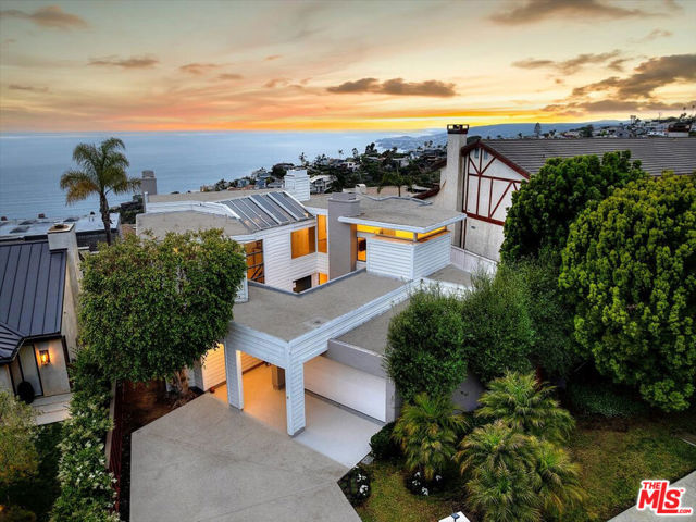 741 Marlin, Laguna Beach CA: https://media.crmls.org/mediaz/41c6b88c-1cff-49d6-9314-b4349290f827.jpg
