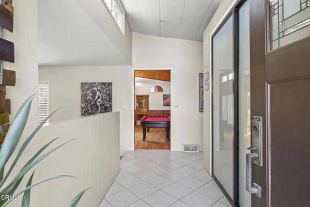 109 Shamrock Drive, Ventura CA: https://media.crmls.org/mediaz/41c6ca50-e6ad-428e-826f-498bd2a03046.jpg