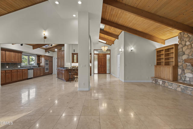 590 Alosta Drive, Camarillo CA: https://media.crmls.org/mediaz/41c6eb14-1ead-4277-9c4a-0c590612b320.jpg