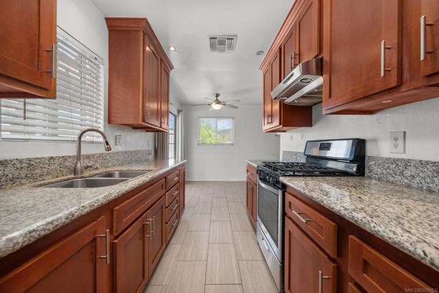 8080 Poplin Dr, Santee CA: https://media.crmls.org/mediaz/41c71dfa-a220-49d7-8112-12aef2e2a135.jpg