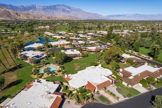 9 Wake Forest Court, Rancho Mirage CA: https://media.crmls.org/mediaz/41c758de-f4f6-40a7-a44a-dca98036d00a.jpg