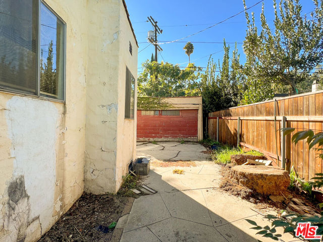 12128 Viewcrest Road photo 2