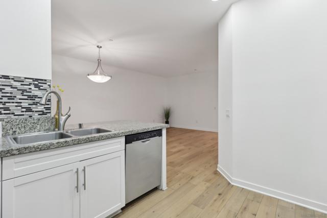 4537 Rainier, San Diego CA: https://media.crmls.org/mediaz/41c882ad-0292-4004-88d0-a7ba706dcf91.jpg