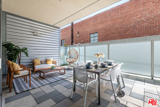 4080 Glencoe Avenue, Marina del Rey CA: https://media.crmls.org/mediaz/41c8841c-8e10-4fd2-9340-67e8cfb29cd9.jpg