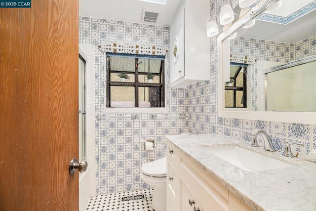 5955 Ralston Ave, Richmond CA: https://media.crmls.org/mediaz/41c8c3d1-08f7-4a14-9cf9-7474ed6ec244.jpg