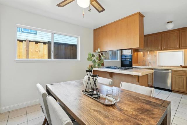 946 Laguna Avenue, Burlingame CA: https://media.crmls.org/mediaz/41c9114f-d233-4246-a25c-32431d66b890.jpg