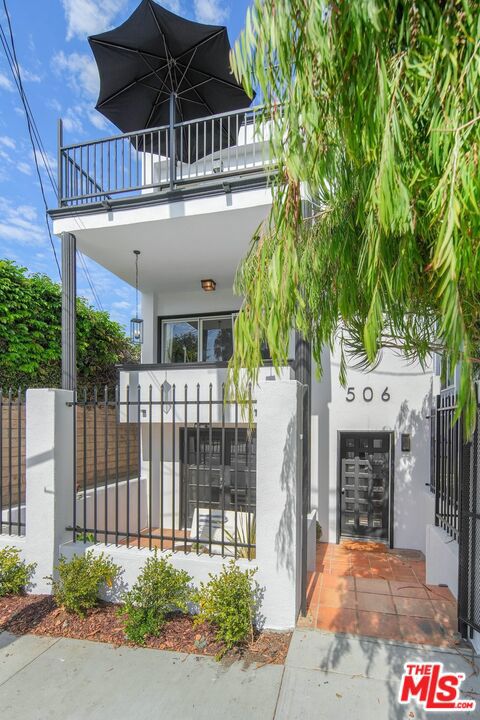506 Boccaccio Avenue photo 2