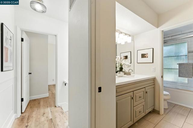 1660 San Luis Rd, Walnut Creek CA: https://media.crmls.org/mediaz/41ca5569-bf28-4f7b-b552-fa33756f73b6.jpg