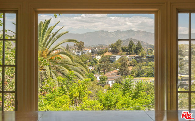 1441 Columbia Drive, Glendale CA: https://media.crmls.org/mediaz/41ca8db3-627b-4591-9fc2-67d875214cce.jpg