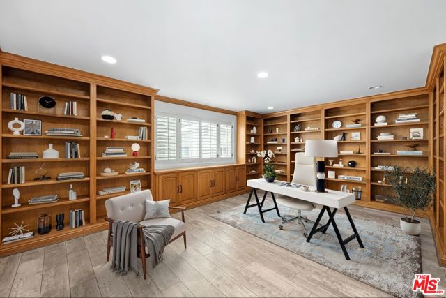 11974 Mayfield Avenue, Los Angeles CA: https://media.crmls.org/mediaz/41cade87-9805-480d-919c-bf59e30b22d2.jpg