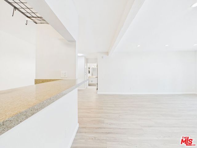 5460 White Oak Avenue, Encino CA: https://media.crmls.org/mediaz/41cb2c65-e94d-4123-b6f1-c41206465747.jpg