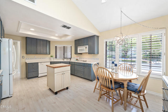 Detail Gallery Image 8 of 44 For 6357 Irena Ave, Camarillo,  CA 93012 - 2 Beds | 2 Baths