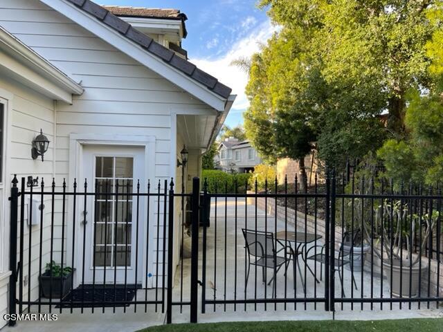 863 Deer Willow Court, Newbury Park CA: https://media.crmls.org/mediaz/41cbde35-bc7a-4ca9-84b6-3d69027954af.jpg