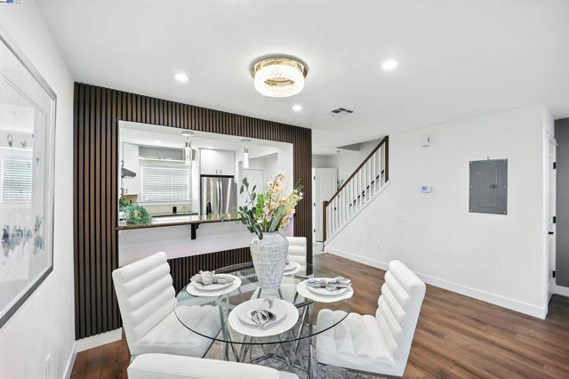 865 Carlisle Way, Sunnyvale CA: https://media.crmls.org/mediaz/41cc0165-ba8e-4f1e-8569-d49b66f6329f.jpg