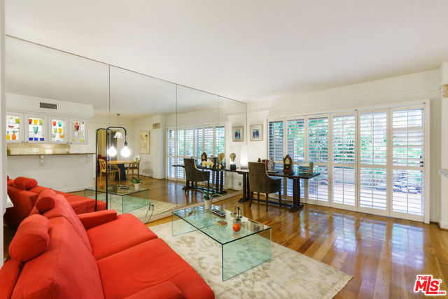 1131 Alta Loma Road, West Hollywood CA: https://media.crmls.org/mediaz/41cc8f60-85bf-4d06-b712-32a97c1a287b.jpg