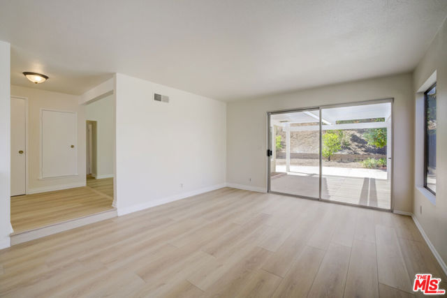 315 Eagle Ridge Street photo 8