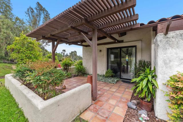 12982 Polvera Ct, San Diego CA: https://media.crmls.org/mediaz/41cd16f4-a666-435f-aa5d-3a64c98f7516.jpg