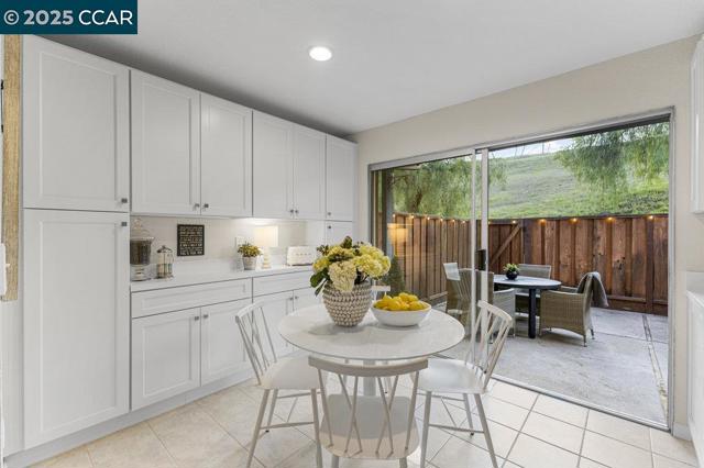 1048 SPRING VALLEY COMMON, Livermore CA: https://media.crmls.org/mediaz/41ce9d96-cedb-45d9-aa86-e41b9f3368a8.jpg