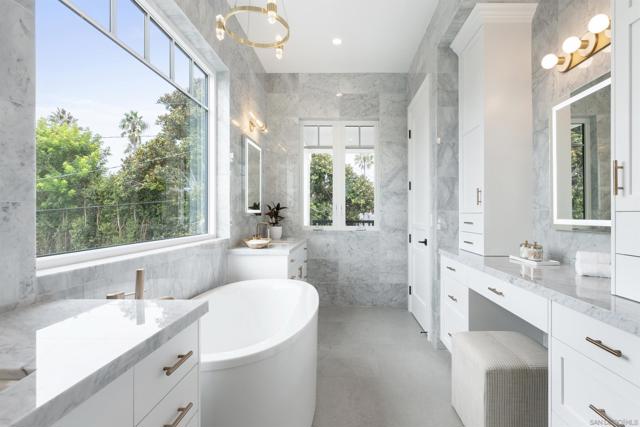 462 & 466 Westbourne St., La Jolla CA: https://media.crmls.org/mediaz/41cf686f-6e72-44fb-9836-9d6aa9872041.jpg