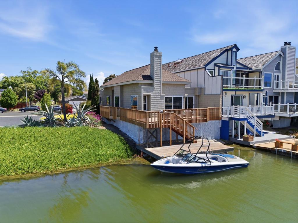 1057 Shoal Drive