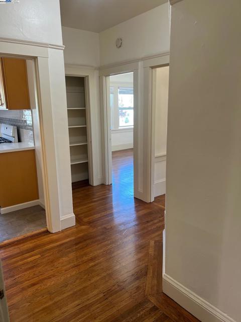 2004 Park Blvd, Oakland CA: https://media.crmls.org/mediaz/41cfef56-cc5b-432d-bfcd-80fde0d503bd.jpg