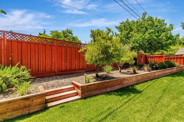 1580 Alameda De Las Pulgas, Redwood City CA: https://media.crmls.org/mediaz/41d07b19-12dd-4e9f-abb1-c86a904a027a.jpg