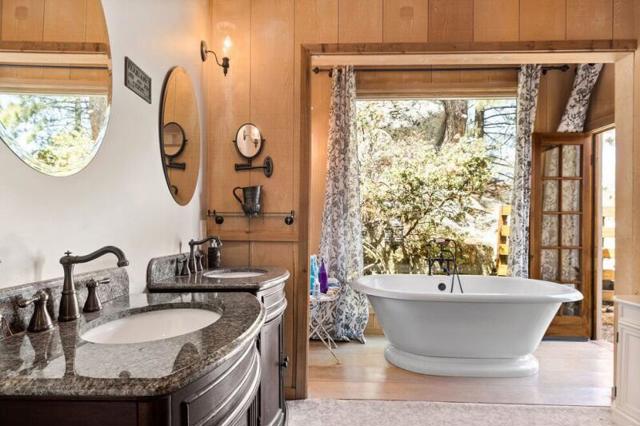 25630 Sunrise Drive, Idyllwild CA: https://media.crmls.org/mediaz/41d0a24c-f910-4127-beae-9dc0b753e99f.jpg