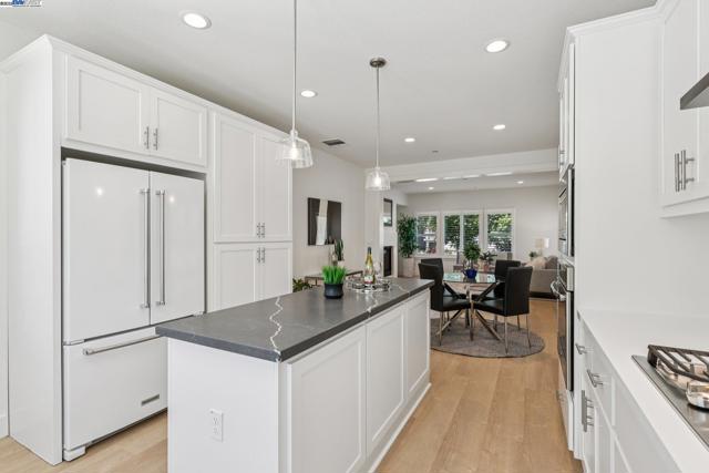 2145 Linden St, Livermore CA: https://media.crmls.org/mediaz/41d0bc15-d12b-469b-af18-c3c5a1592ea2.jpg