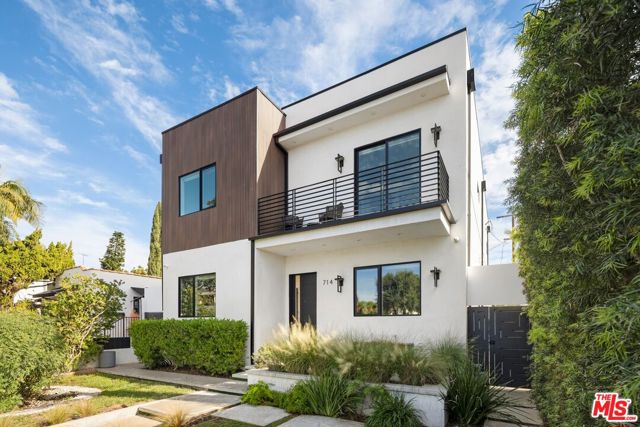 714 N La Jolla Avenue, Los Angeles CA: https://media.crmls.org/mediaz/41d0d80e-af41-4b11-94f3-f4f1d6596578.jpg