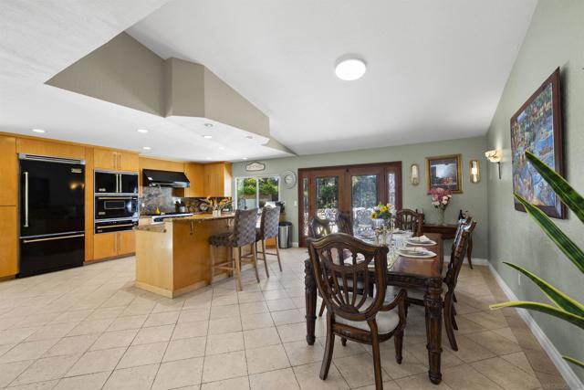 1510 2 Orangeview Dr,  CA: https://media.crmls.org/mediaz/41d0e1c5-ef71-498f-89a9-95013111e54a.jpg