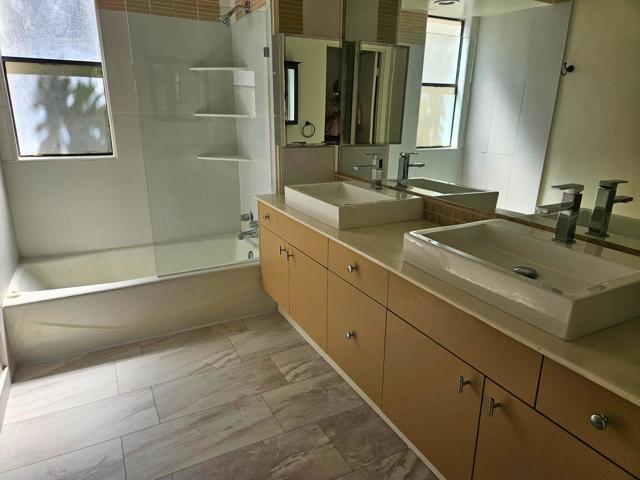 46638 Arapahoe Lane, Indian Wells CA: https://media.crmls.org/mediaz/41d0e5da-ccf5-4a96-8e08-58475f210620.jpg