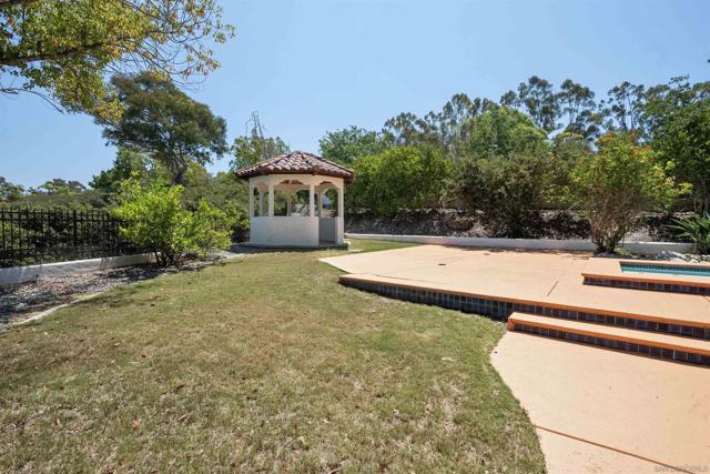 16205 Via Embeleso, San Diego CA: https://media.crmls.org/mediaz/41d107de-ebdd-4a89-b5f9-6a62f2559e05.jpg