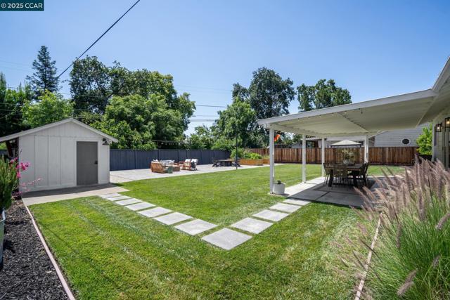 528 Shelly Dr, Pleasant Hill CA: https://media.crmls.org/mediaz/41d1821c-2d58-4b30-85cf-5a181f16c13c.jpg