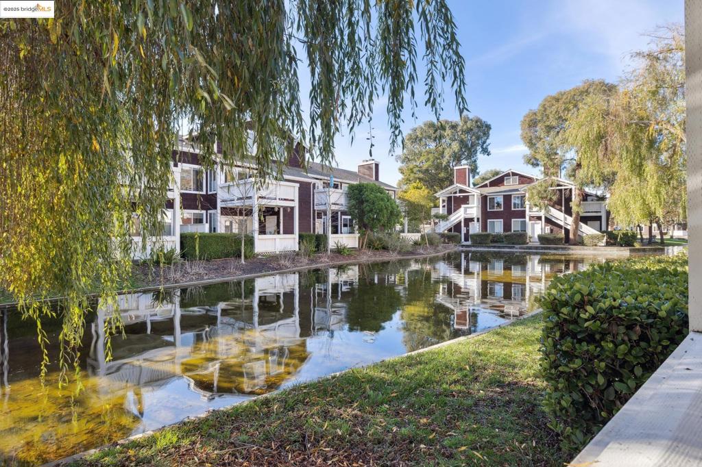 89 Bayside Court