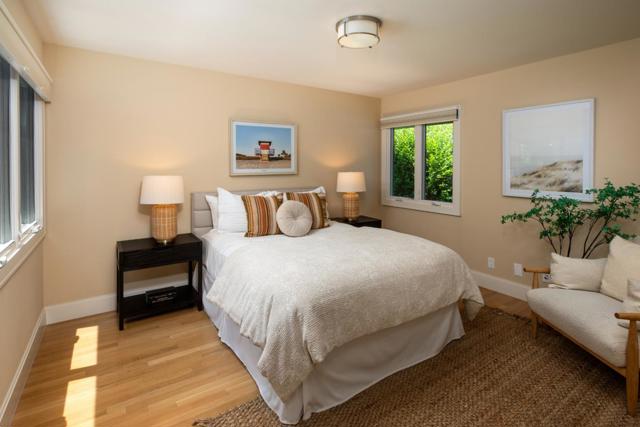 1330 Trinity Drive, Menlo Park CA: https://media.crmls.org/mediaz/41d1f4bb-314c-4c7c-965b-199e8f496fca.jpg