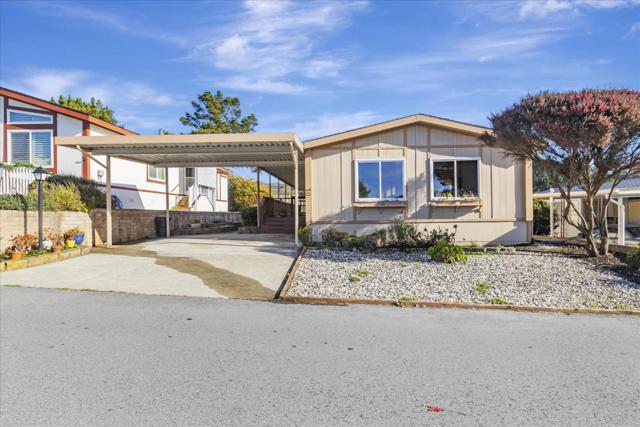 22 Canada Cove Avenue, Half Moon Bay CA: https://media.crmls.org/mediaz/41d20000-83b1-4811-b190-a5899db3e987.jpg