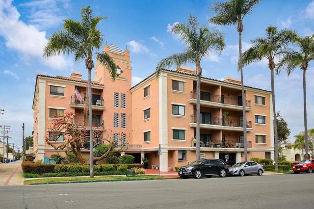 707 Orange Ave, Coronado, California 92118, 3 Bedrooms Bedrooms, ,2 BathroomsBathrooms,Condominium,For Sale,Orange Ave,240007803SD