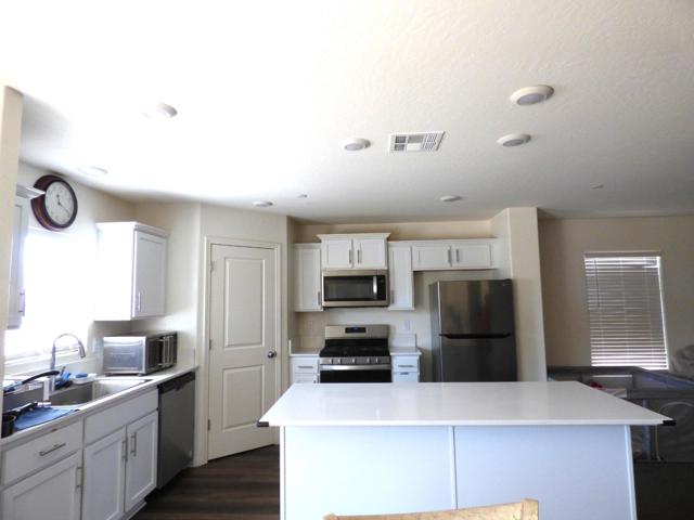 510 Perkins Road, Madera CA: https://media.crmls.org/mediaz/41d29ce7-ec76-468f-a289-9f95d2c5c7eb.jpg