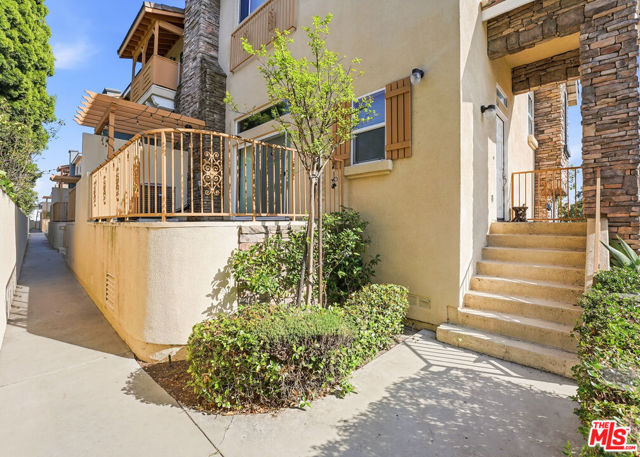 Image 8 of 11 For 670 Magnolia Avenue