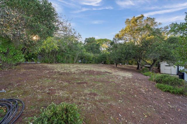 12272 Windsor Court, Los Altos Hills CA: https://media.crmls.org/mediaz/41d2b655-d564-4618-8475-47c2687db183.jpg