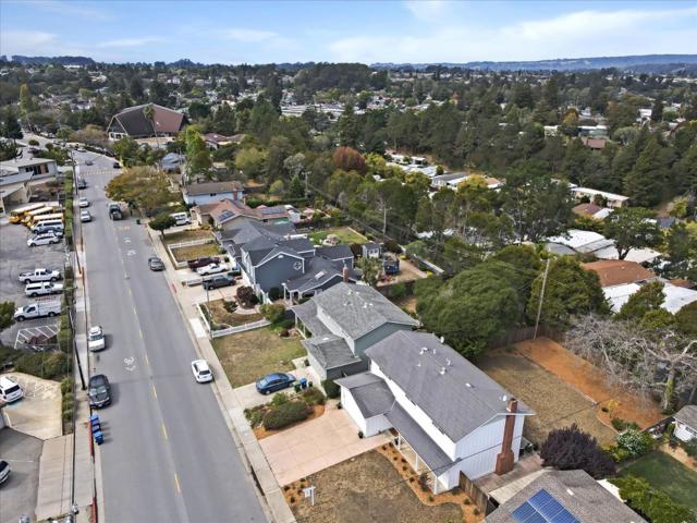 621 Monterey Avenue, Capitola CA: https://media.crmls.org/mediaz/41d3f594-c2c5-4986-9167-11d2c8051346.jpg