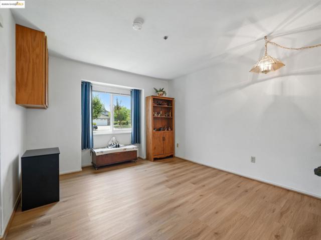 177 Bryce Way, Vacaville CA: https://media.crmls.org/mediaz/41d47008-fd52-4bf6-bb26-8cf096644ecb.jpg