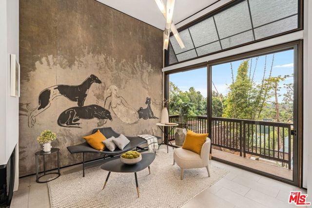 1005 Elden Way, Beverly Hills CA: https://media.crmls.org/mediaz/41d51445-fac5-4948-b3cf-6b870e51e0d6.jpg