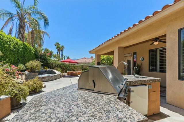 63 San Marino Circle, Rancho Mirage CA: https://media.crmls.org/mediaz/41d58c7d-3991-48d0-9d82-cb52c1fd6556.jpg
