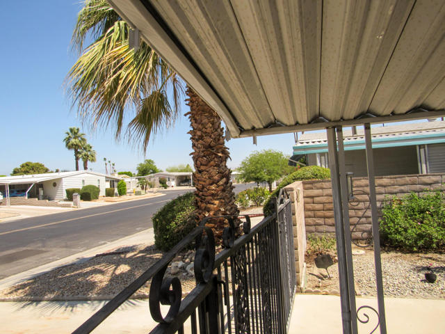 39640 Desert Greens E Drive, Palm Desert CA: https://media.crmls.org/mediaz/41d5b8a9-c8d5-4d4b-8aed-cd9e63a59341.jpg