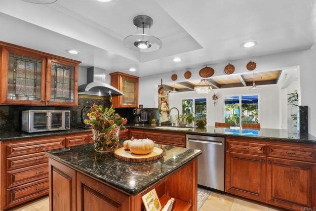 Detail Gallery Image 14 of 64 For 295 Camino Elevado, Bonita,  CA 91902 - 4 Beds | 2 Baths